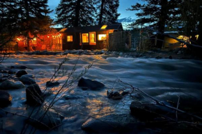 Thorpe On The Water. Creekside Nederland Cabin., Nederland